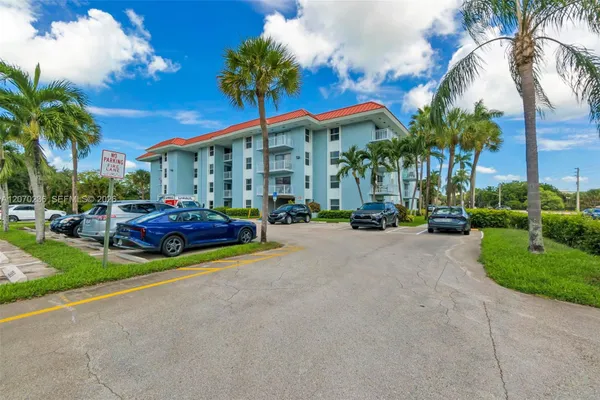 505 S PINE ISLAND RD B207