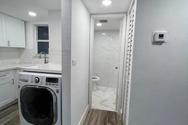 310 FONTAINEBLEAU BLVD 204