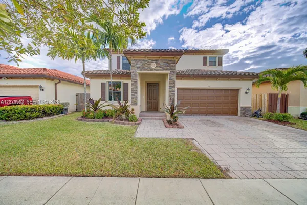 139 NE 26TH AVE