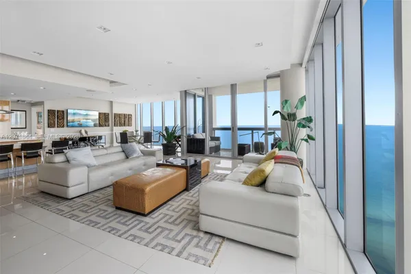 6899 COLLINS AVE 2708