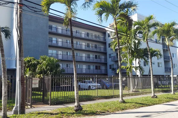 900 SW 84TH AVE 301E