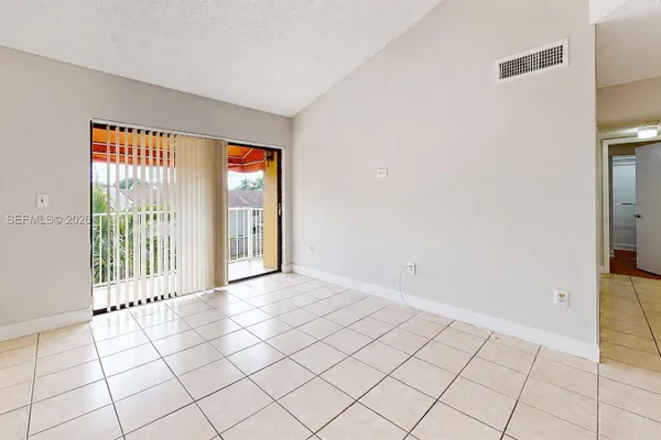 15600 SW 80TH ST L-304