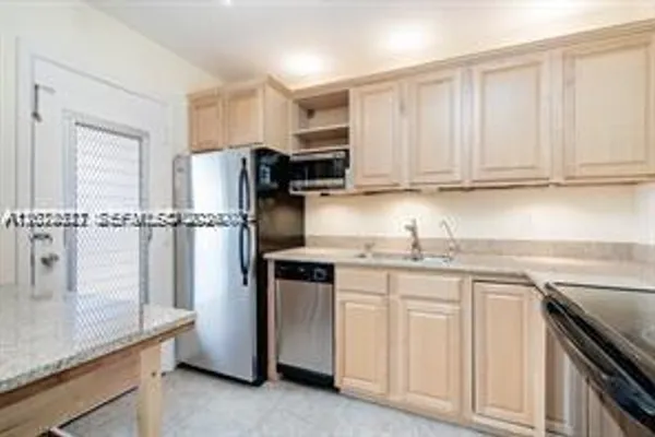 4750 NW 10TH CT 308
