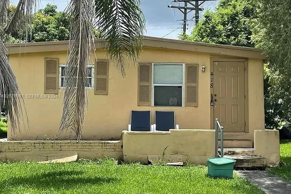 418 S COCOANUT RD
