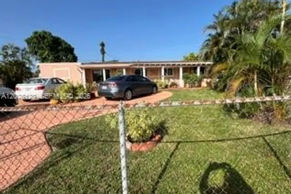 17201 NW 54TH CT