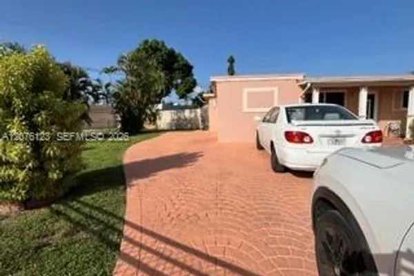 17201 NW 54TH CT
