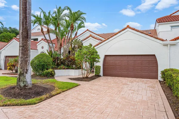 7481 CAMPO FLORIDO