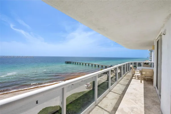 16711 COLLINS AVE 907