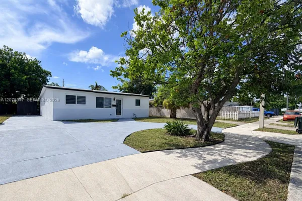 4130 NW 11TH AVE