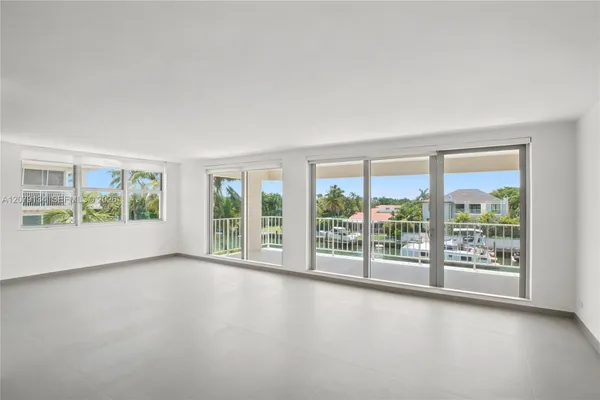 10180 W BAY HARBOR DR 3A