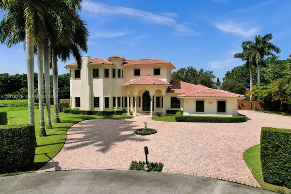 3311 SW 118TH TER