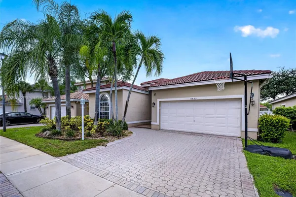 11625 NW 48TH ST