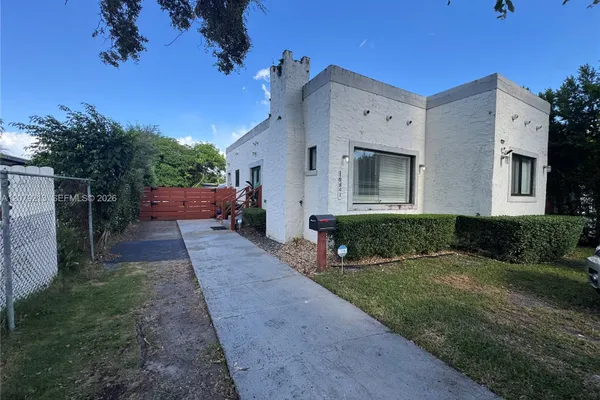 10841 NE 2ND PL