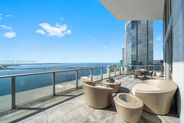 1300 BRICKELL BAY DR 4400