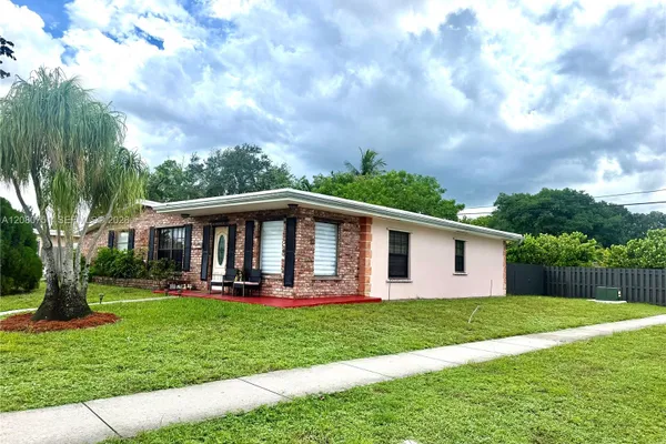 3851 SW 59TH TER