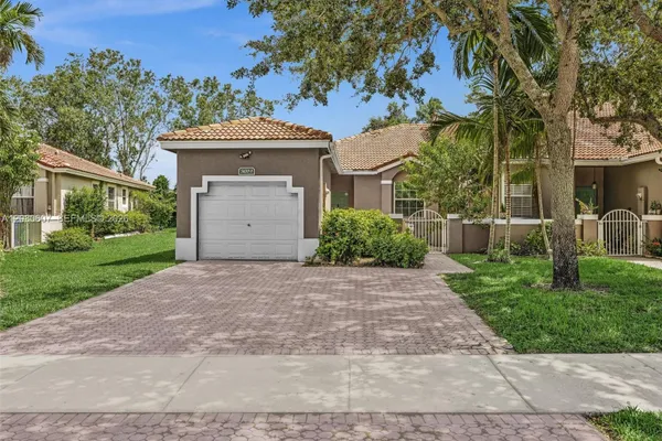 7420 S ARAGON BLVD 1
