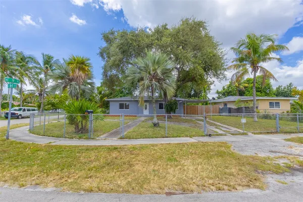 950 NE 164TH ST