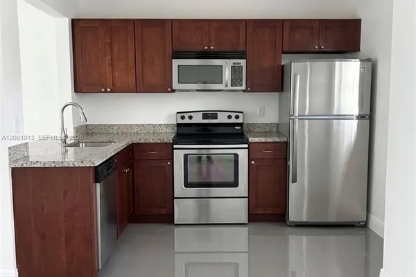 10325 NW 11TH ST 101