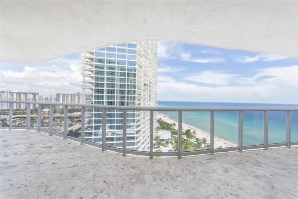 16711 COLLINS AVE 1704