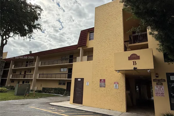 3490 FOXCROFT RD B208