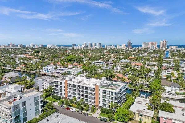 20 ISLE OF VENICE DR 302