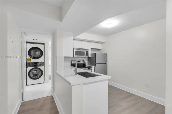 15495 MIAMI LAKEWAY N 101