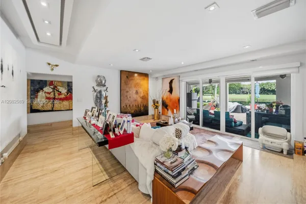 9448 NW 54TH DORAL CIR LN