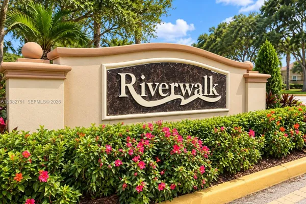 220 RIVERWALK CIR