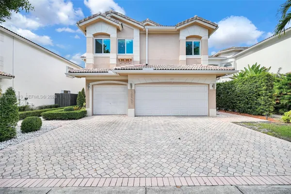 10957 NW 73RD TER