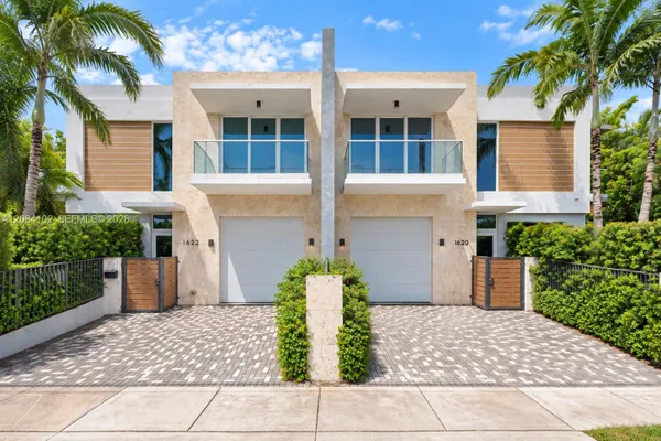 1622 SW 30TH AVE