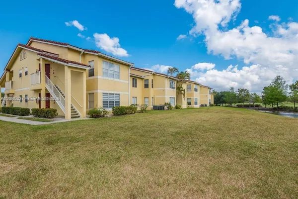 437 VISTA ISLES DR 2223