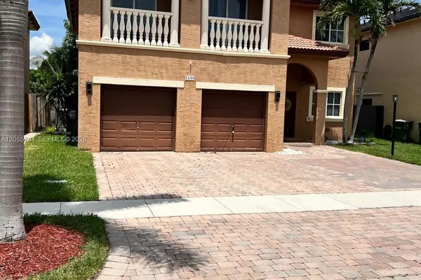 1240 NE 41ST PL
