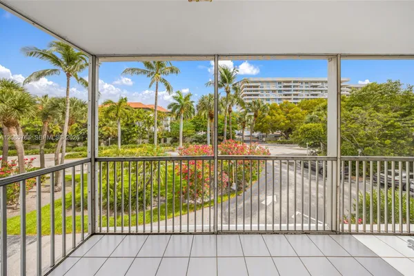 150 OCEAN LANE DR 2H