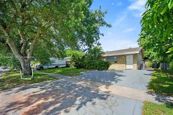 3530 N 65TH AVE