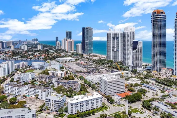 17800 ATLANTIC BLVD 204