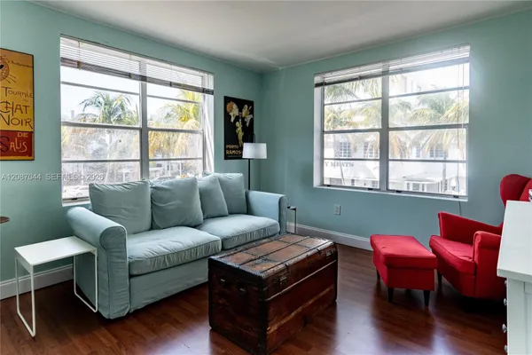 1460 OCEAN DR 309
