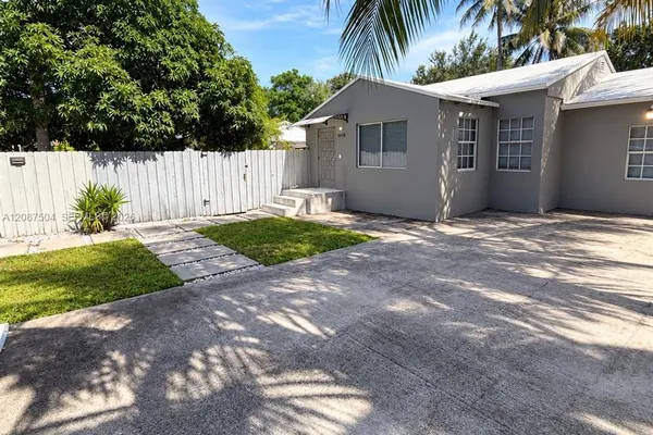 1418 NW 101ST ST