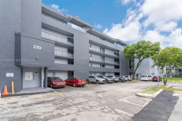 210 FONTAINEBLEAU BLVD 410