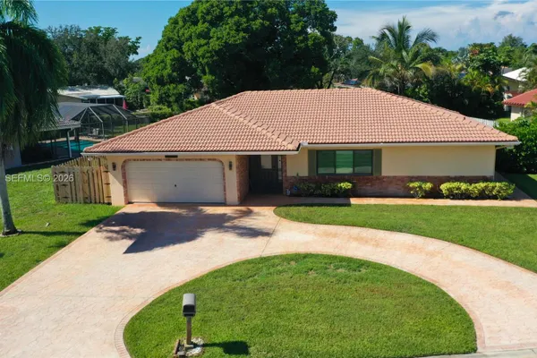 10650 NW 42ND DR