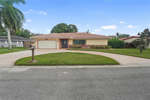 10650 NW 42ND DR