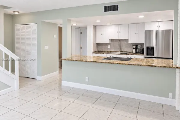 3270 N PINE ISLAND RD 307