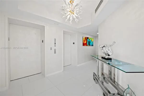 2711 S OCEAN DR 1902