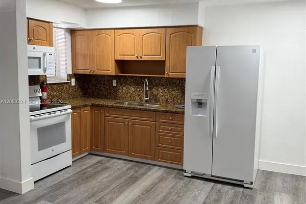 2385 NW 11TH ST C31