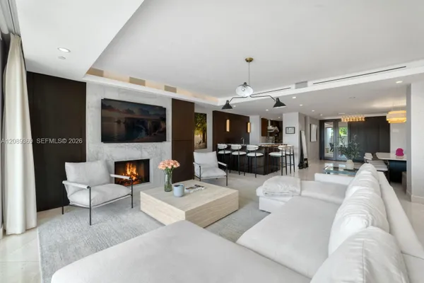 2412 FISHER ISLAND DR 5102