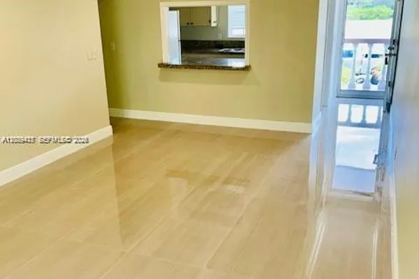 148 YACHT CLUB DR 7