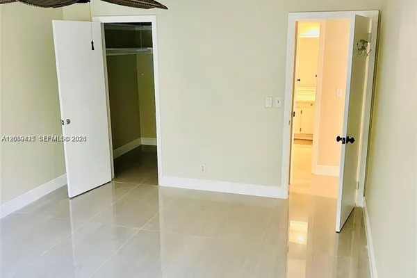 148 YACHT CLUB DR 7