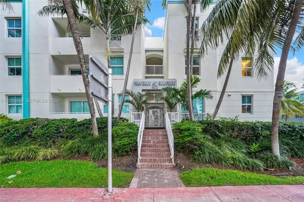 9172 COLLINS AVE 302