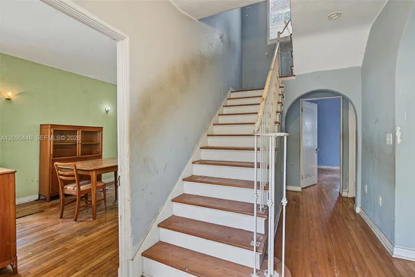 931 NW 14TH CT