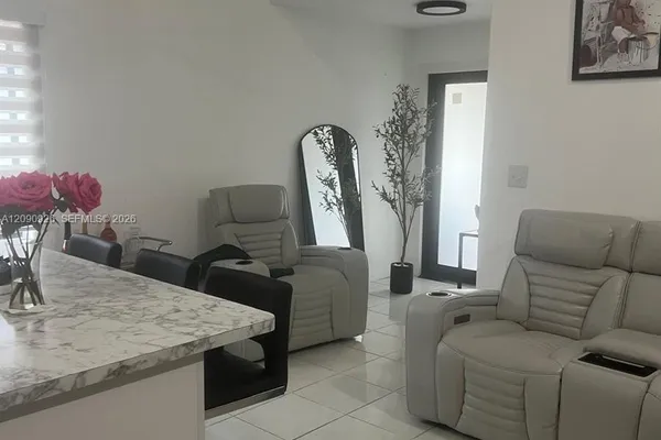 10071 NW 127 TER