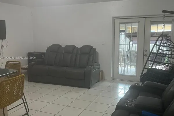 10071 NW 127 TER